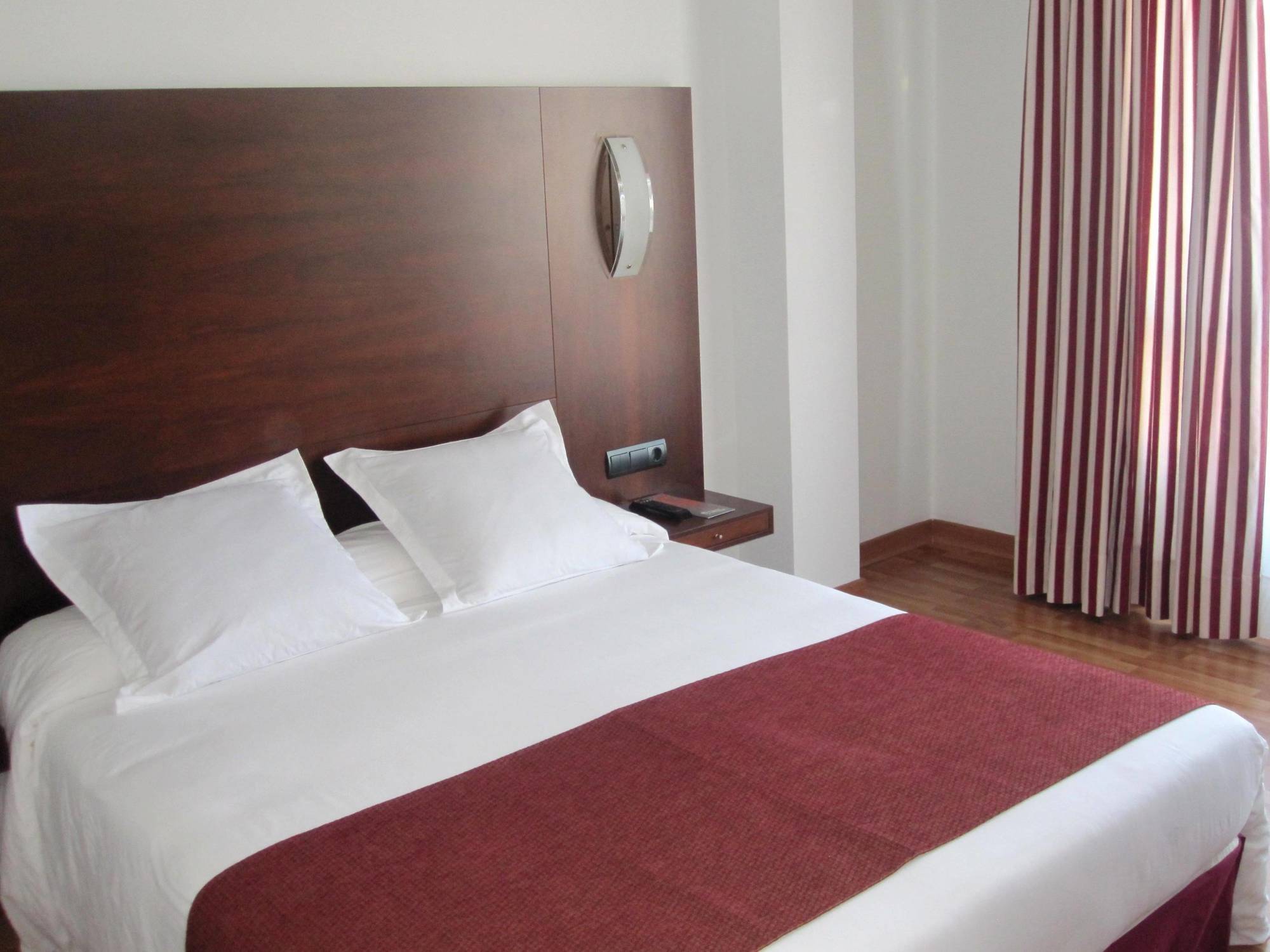 Hotel B&B Hotel Vigo 3*